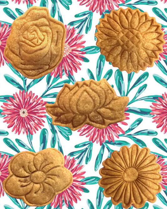 Organic Peanut Butter and Pumpkin Dog Flower Shapes Dog Treats